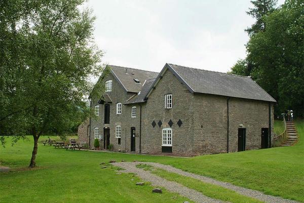 YHA Ilam Hall